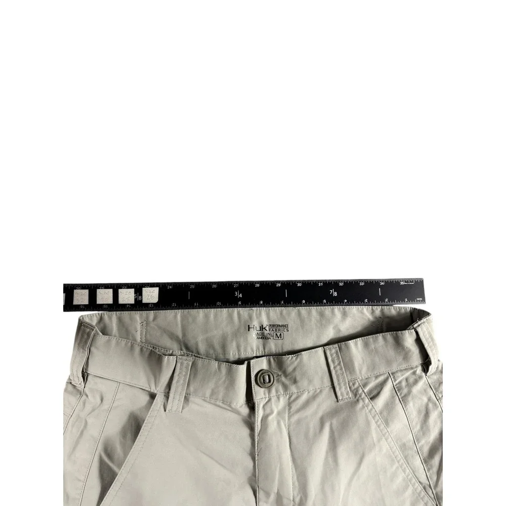 Huk Fishing Shorts Men's Medium Tan Workwear Lightweight Performance Outdoors